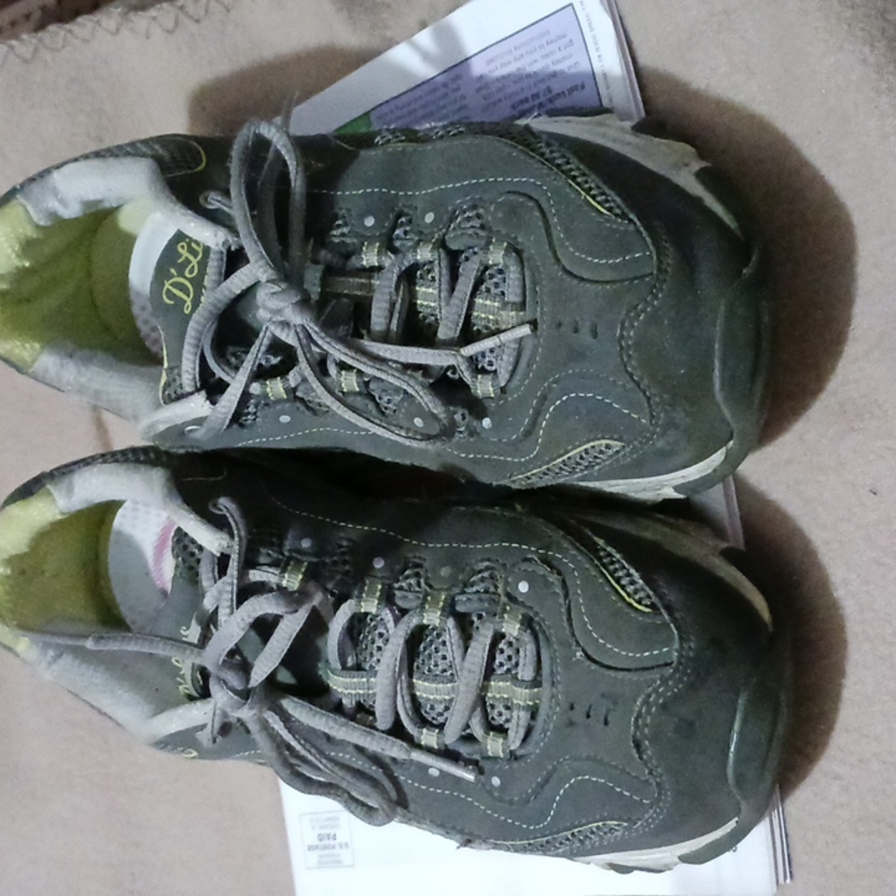 Skechers